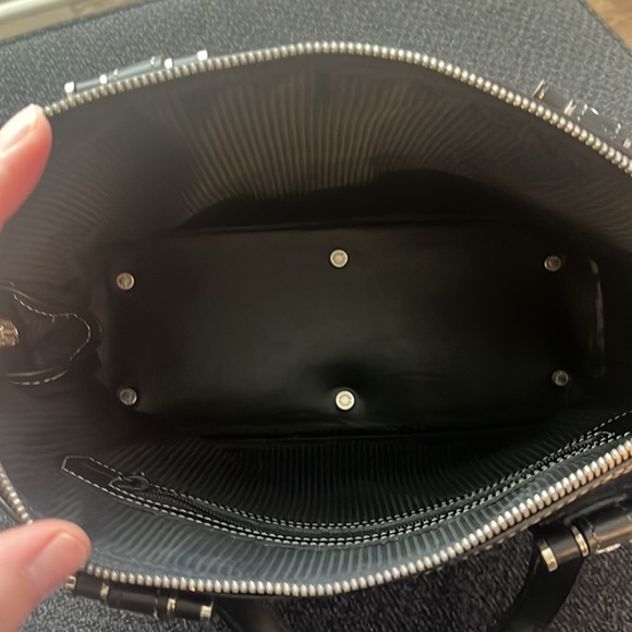 Vintage Dooney & Bourke patent leather dome bag - Picture 3 of 4